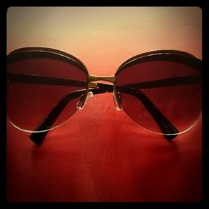 Betsy Johnson Designer sunglasses
